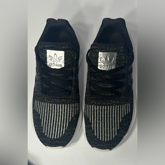Adidas Black and Silver Sneakers pre owned excellent conditions size 7.5 - Picture 1 of 6